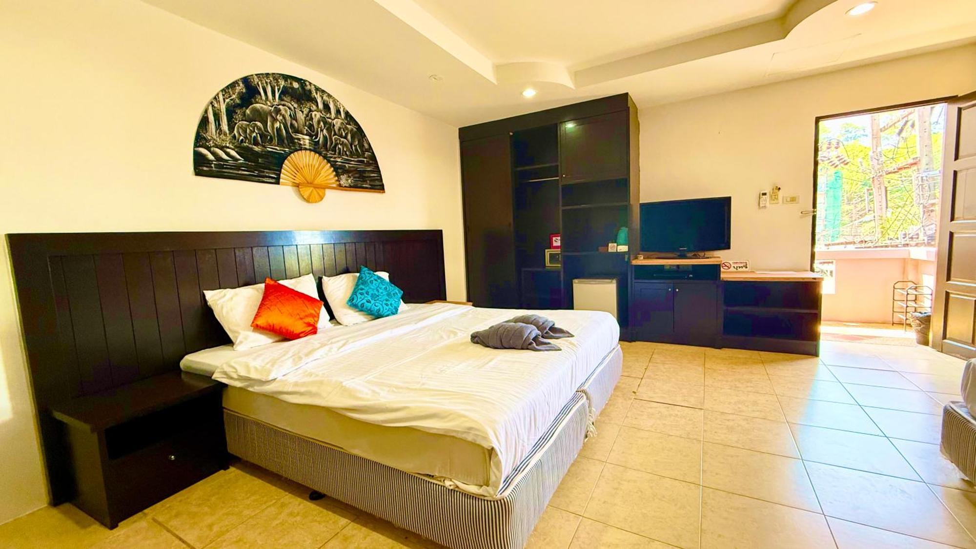 Hill Side Patong Hotel Экстерьер фото