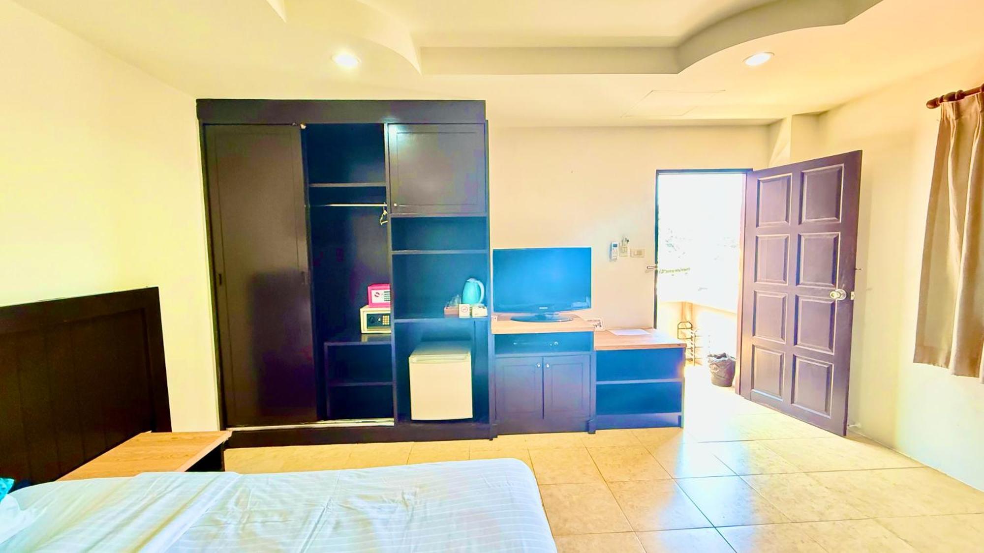 Hill Side Patong Hotel Экстерьер фото